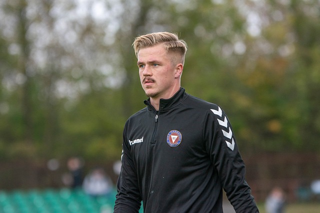 广泛批评 广泛批评